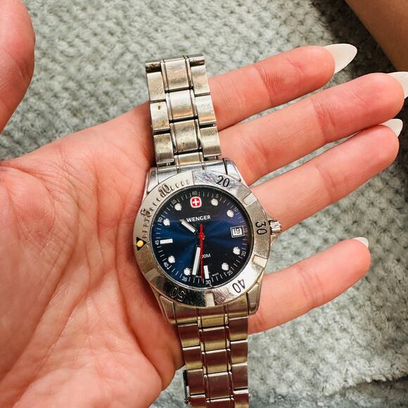 Wenger The Genuine Swiss Military 200m Stainless Steel Men's Watch 7213X - Picture 1 of 6